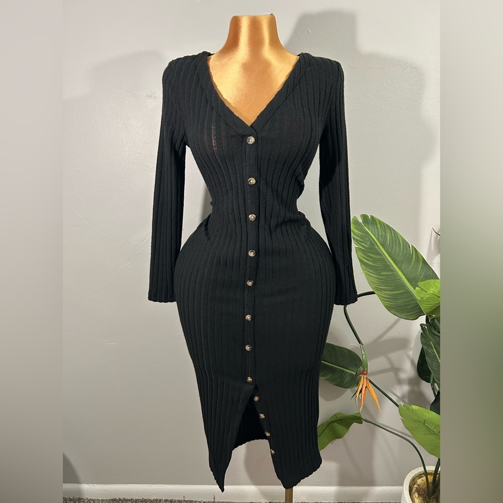 Chic Black Ribbed Button-Front Dress